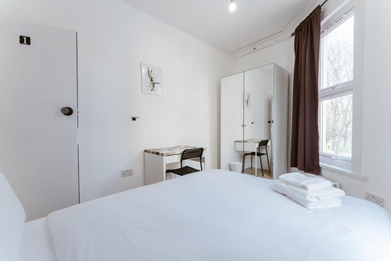 Mile End Double Rooms 27 Guest House 伦敦 外观 照片