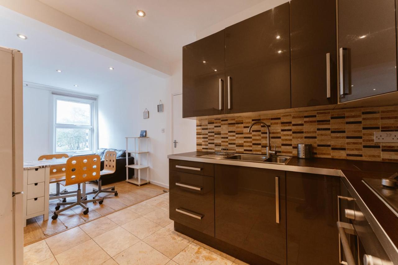 Mile End Double Rooms 27 Guest House 伦敦 外观 照片