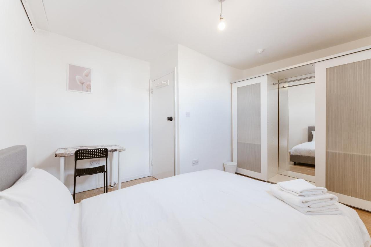 Mile End Double Rooms 27 Guest House 伦敦 外观 照片