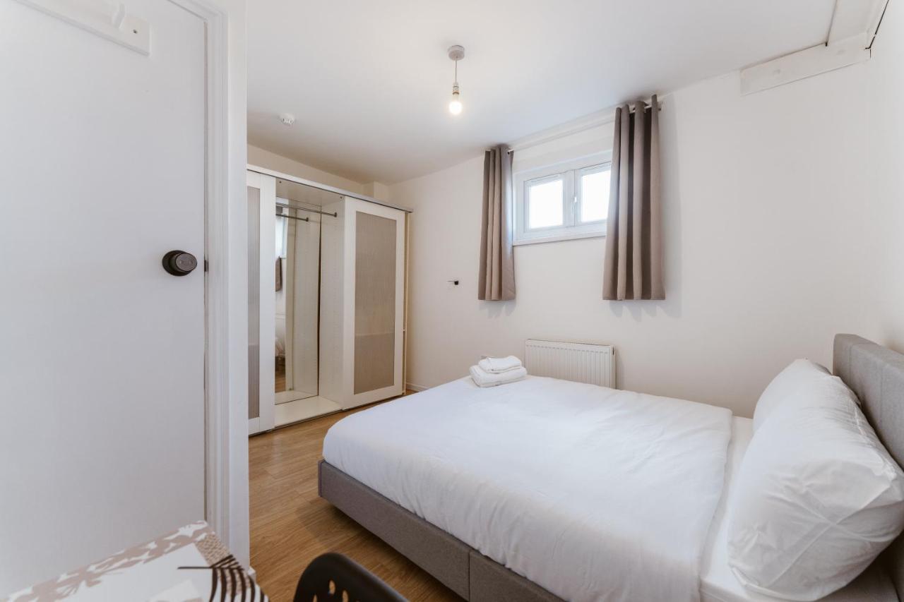 Mile End Double Rooms 27 Guest House 伦敦 外观 照片